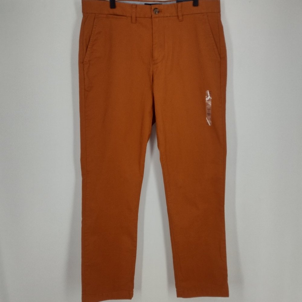 NWT Tommy Hilfiger Flex Custom Fit Straight Through Hip & Thigh Slim Leg Chinos